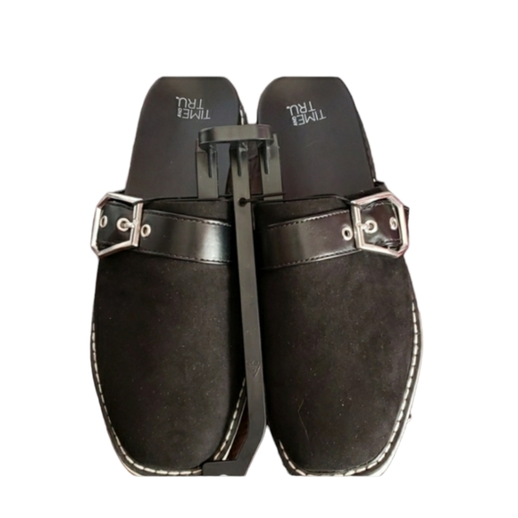 9 Time&Tru Black/White Suade with Silver Buckle Sandals New - Picture 1 of 3